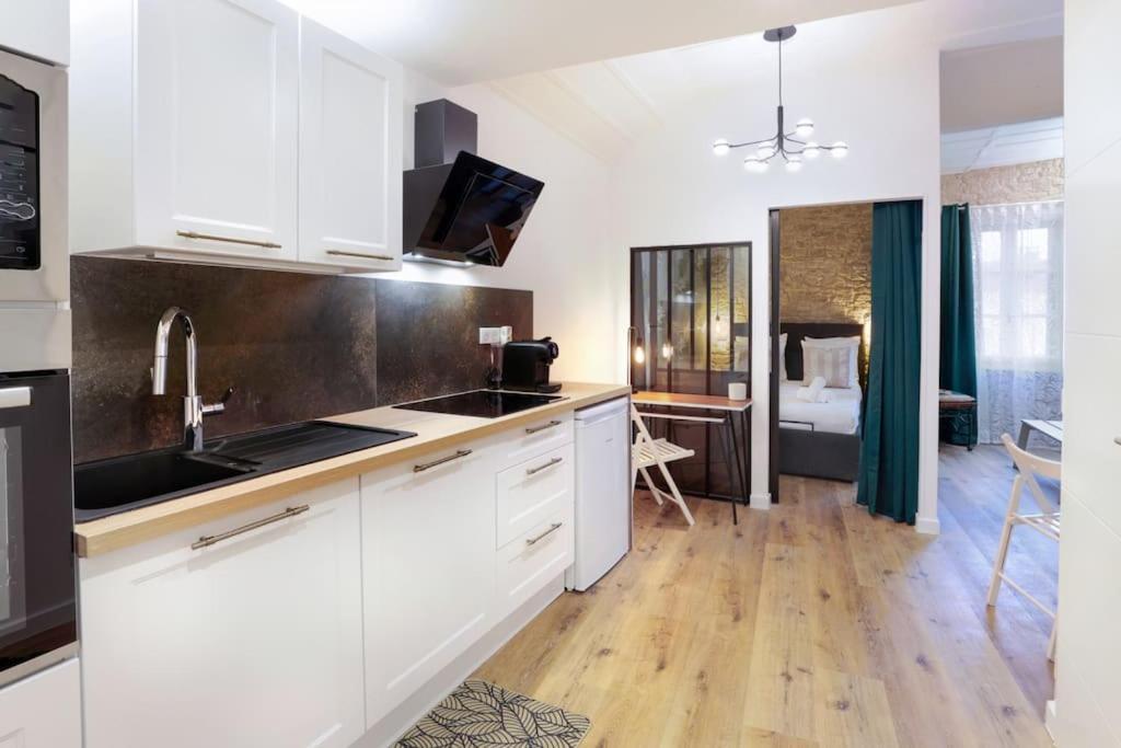 Apartamento La Demeure Du Chevalier D'Argent- Parking Gratuit Carcasona Exterior foto